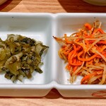 だし茶漬け+肉うどん えん - 付き合わせの高菜漬けときんぴらごぼう