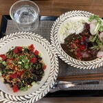 ジビエブラック - 熟成鹿肉黒飯ハーフ850円　熟成鹿肉黒カレーハーフ850円