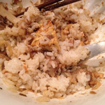 豚のらーめん 弐番手 - 2014年9月
      Oi！ラーメン企画夏バテ解消麺
      キノコナッツまぜそば 800円
      に、追い飯
      ※ご飯120円