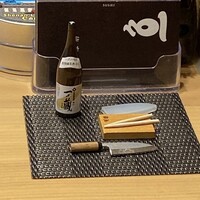 すし うおいち - ミニオブジェ　日本酒一ノ蔵！包丁もリアル