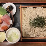 山よし - 料理写真:海鮮丼ざるそばセット　880円