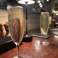 カルネジーオ イースト - 