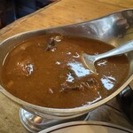 停車場 - カレー。このポットに入ってるの良いよね。私、レードル好き、ポット好き。カレー好き。大好きセット。熱々セット。