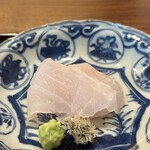 鎌倉 北じま - お造り：クエ（相模湾）、鱗揚げ
      魚人長谷川さんからの、2kgアップのクエ