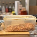 すしやのたい悟 - 桜海老準備