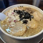 らーめん潤 亀戸店 - 中華そば980円玉ねぎ50円、クーポン味玉　中脂