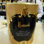 Harrods - キャッスルトンのセカンドフラッシュの大きな缶☆☆☆これから、茶葉を量ってくれます♪