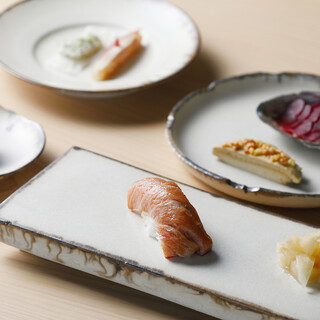 日本が誇る和食と繊細なフレンチが織り成す逸品を味わうコース