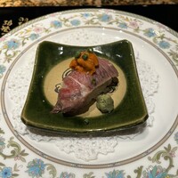 虎幻庭 関内店 - 和牛と雲丹のお寿司