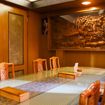 SIAM - 10名様規模の大テーブルございます。