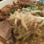 荒川らーめん魂 あしら - 味噌ラーメンの麺