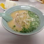 満福ラーメン - ラーメン全景。