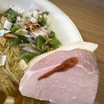 めん処 きよ洲 - フライドエシャロット、水菜、玉ねぎが旨い！チャーシューが豪華！