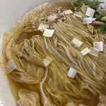 めん処 きよ洲 - 佐助豚の脂とオリーブオイルが輝いてます！