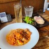 Oyster Bar MABUI - 前菜セット①自家製豚ロースハム②炒め茄子③サーモン入りポテサラ④赤縮緬萵苣のサラダ
⑤ゴロゴロ野菜とベーコンのトマトパスタパスタ
お飲み物《前菜セット》①ジンジャーエール