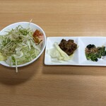 赤城食堂 - 前菜　サラダのドレッシングはポン酢