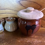 とんかつ かつせい - 卓上の調味料。