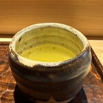 鮨 三心 - 食後のお茶。お客はあがりって言っちゃダメよ。