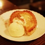 ｃａｆｅ vincennes deux - 焼きたてHOTアップルパイ(バニラアイス付＋150)☆