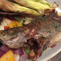 ラ･スコリエーラ - 新鮮な魚のロースト　付け合せの野菜も旨い！！
