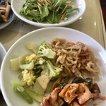 龍の子 - 切り干し大根、茹でたブロッコリー、タコのピリ辛和えもの