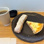 田んぼのとなり - 