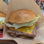 ウェンディーズ・ファーストキッチン - ウェンディーズバーガーUSAダブル。とにかくパティが美味しい。