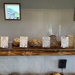 天然こうぼぱん とことこ - 上段は、食パンマン系のコーナー(#^.^#)