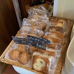 TOAST - 陳列棚の品々