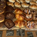 TOAST - 陳列棚の品々