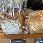 TOAST - 陳列棚の品々