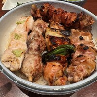 伊勢廣 京橋本店 - 焼き鳥丼5本　2800円