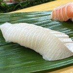 亀庄寿司 - ヒラス腹身