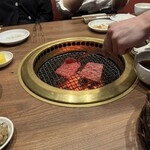 うし讃 - ロース三種盛り　焼いてもらいました。