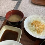 ヴィヤンド - 味噌汁、サラダ