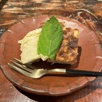 さかふね - チーズケーキとルバーブのババロア