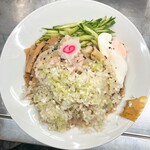 中華そば みたか - 冷しワンタンメン（コマ葱増し、麺軽）　半熟卵付き