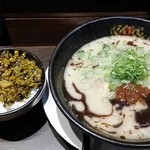 博多ちょうてん - 2014-09-04 バリこく豚骨ラーメン870円＋高菜ごはん200円