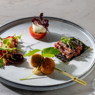 上質な旬の食材を味わう美しいモダンダイニング