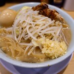 豚と脂。 - 味玉中、ヤサイニンニク少なめ