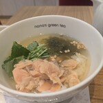 ナナズグリーンティ　 - 出汁をかけてみた
