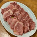 炭火焼肉ホルモンさわいし - 豚タン