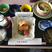 札幌 なだ万雅殿 - 朝から豪華なお膳です