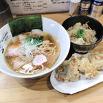 ANTI NOODLE - 淡麗鶏醤油らーめん+チャーシュー、親鶏飯、唐揚げ