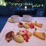 THE COSMOPOLITAN GRILL BAR TERRACE - 