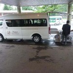 카루이자와 푸딩스 호텔 이스토 - 送迎用の車、車いす用の車も有ります。