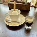 バルバルキッチンアメリ - アフォガード(¥400)
      前回食べてハマってしまった⁉︎