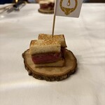 305073997 - サーロインカツサンド