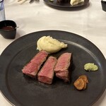 305074154 - サーロインステーキ&マッシュポテト