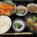 おいしい台所12カ月 - 海老チリソース定食1,000円